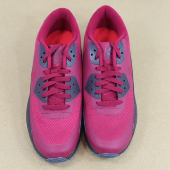Nike Air Max 90 Ultra 2.0 Essential Athletic Shoe - Picture 5 of 7
